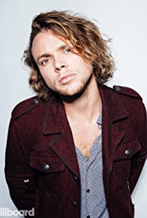 Ashton Irwin