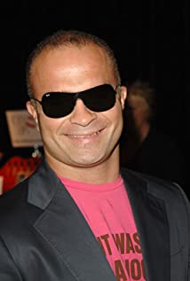 Tie Domi